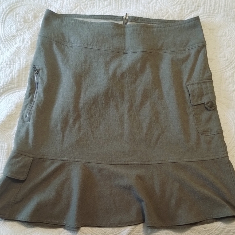 Royal Robbins Gray-Green Skirt With Pockets